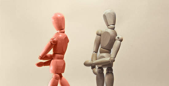 Merger Coaching mit Gliederpuppen nachgestellt