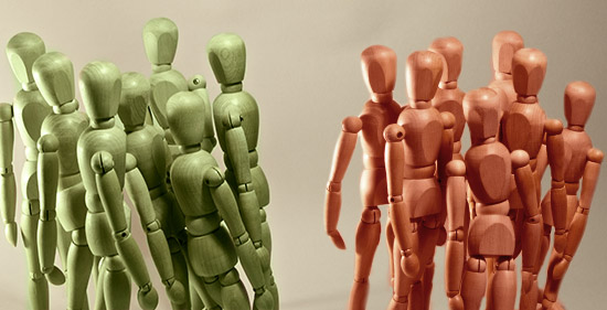 Post Merger Integration mit Gliederpuppen nachgestellt